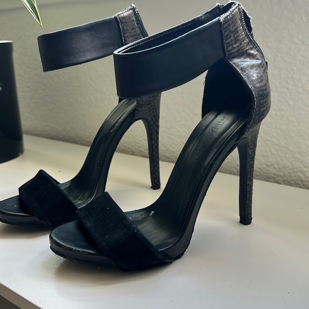 Black wild diva 5.5 scrappy heels